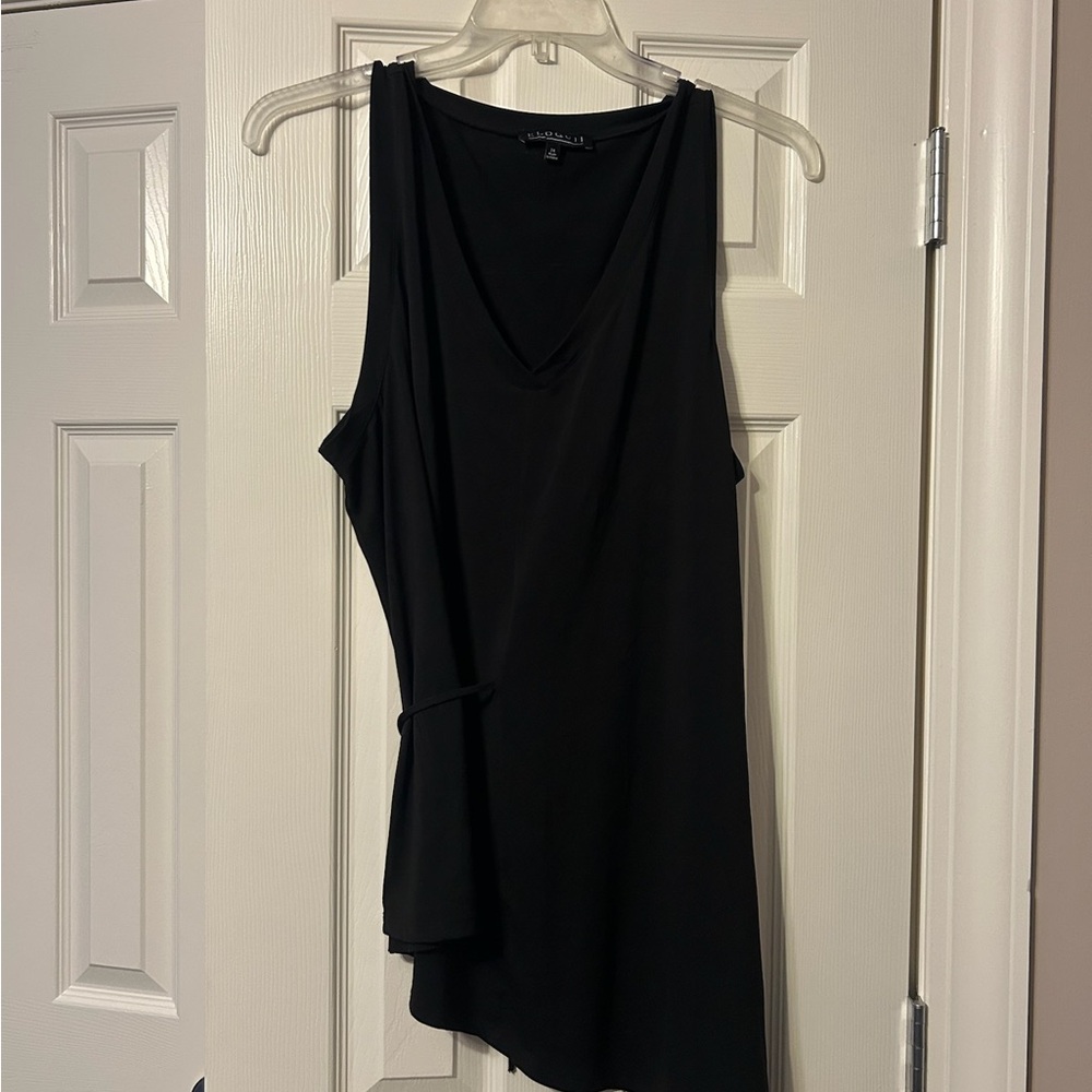 Black Sleeveless V-Neck Top